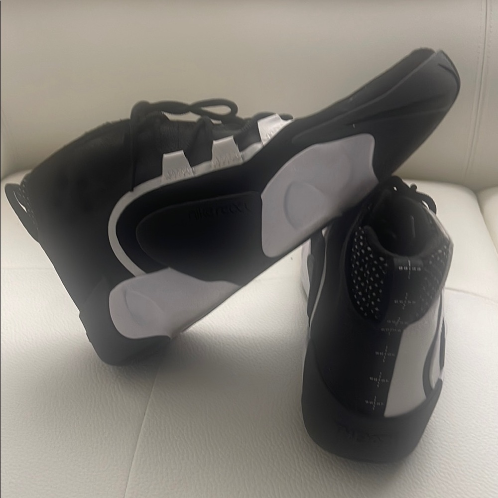 Nike Black and White - Picture 6 of 10